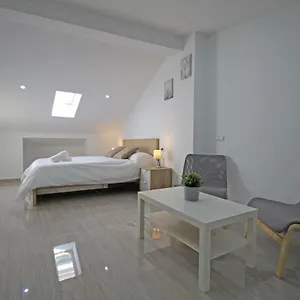 Esparteros 6, Estudios , Málaga Spanien